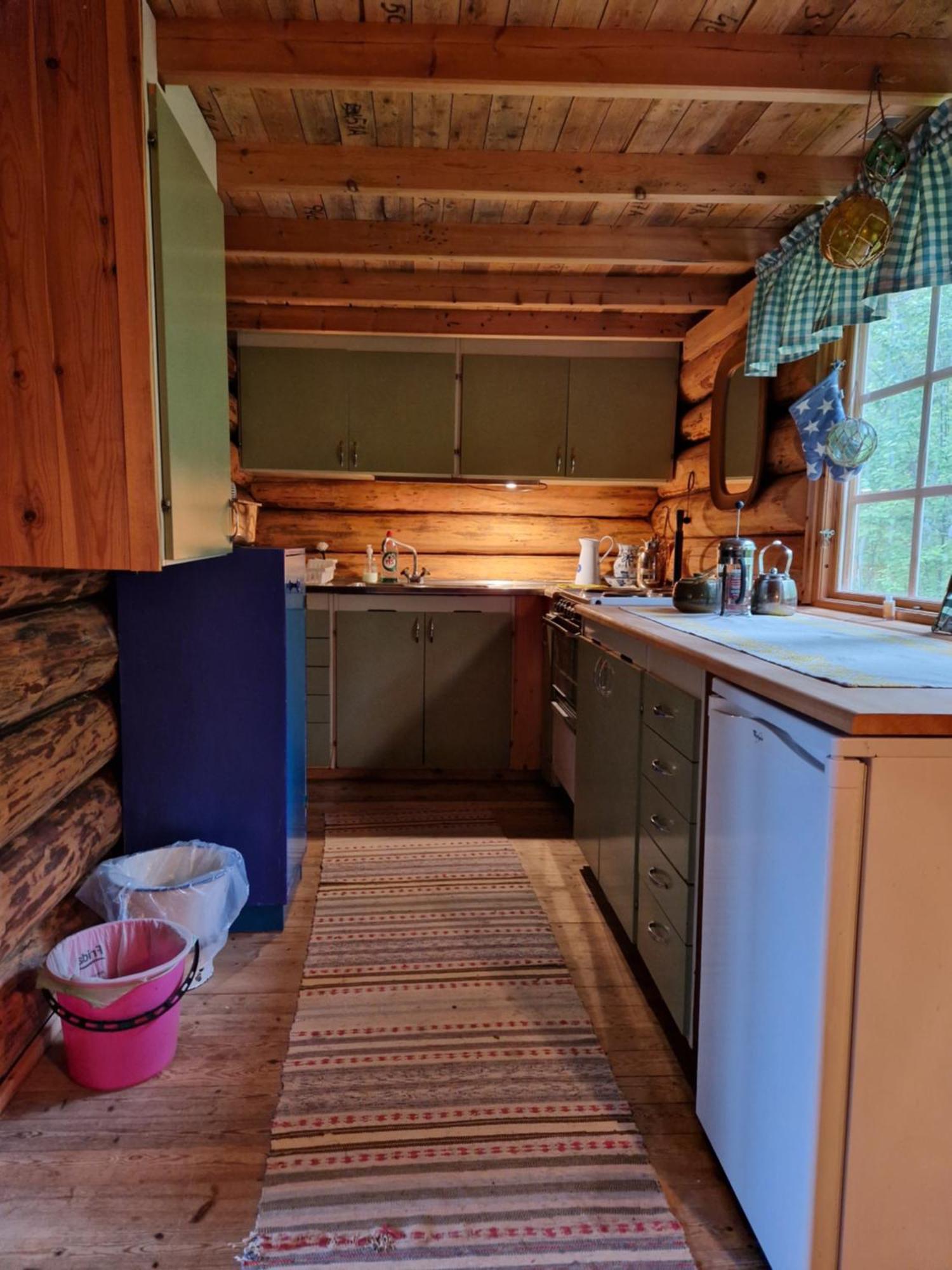 Lakeside Wilderness Chalet